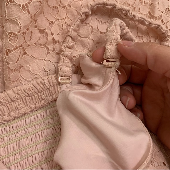 Aritzia Talula Pale Pink Lace Dress size 4 - Picture 7 of 9